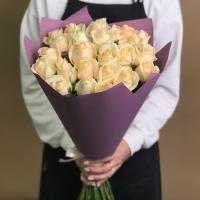 Букет из 25 кремовых роз (70 см)