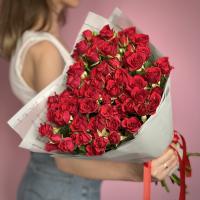Букет из 17 кустовых красных роз